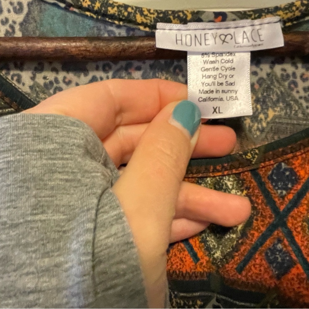 Honey and Lace NWOT Women's Top - Picture 4 of 5
